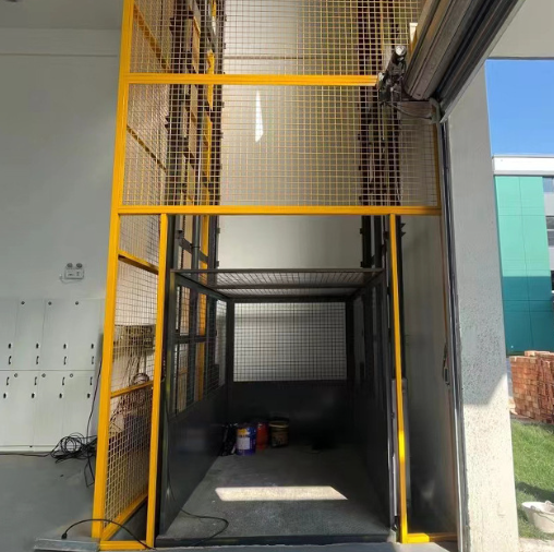 鹰潭导轨式升降机助力物流园破解运输难题